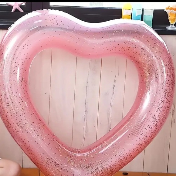New heart pool floatie pink with glitters - Picture 3 of 4